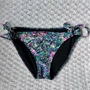 Victoria's Secret Bow Bikini- M- black graffiti paint splatter